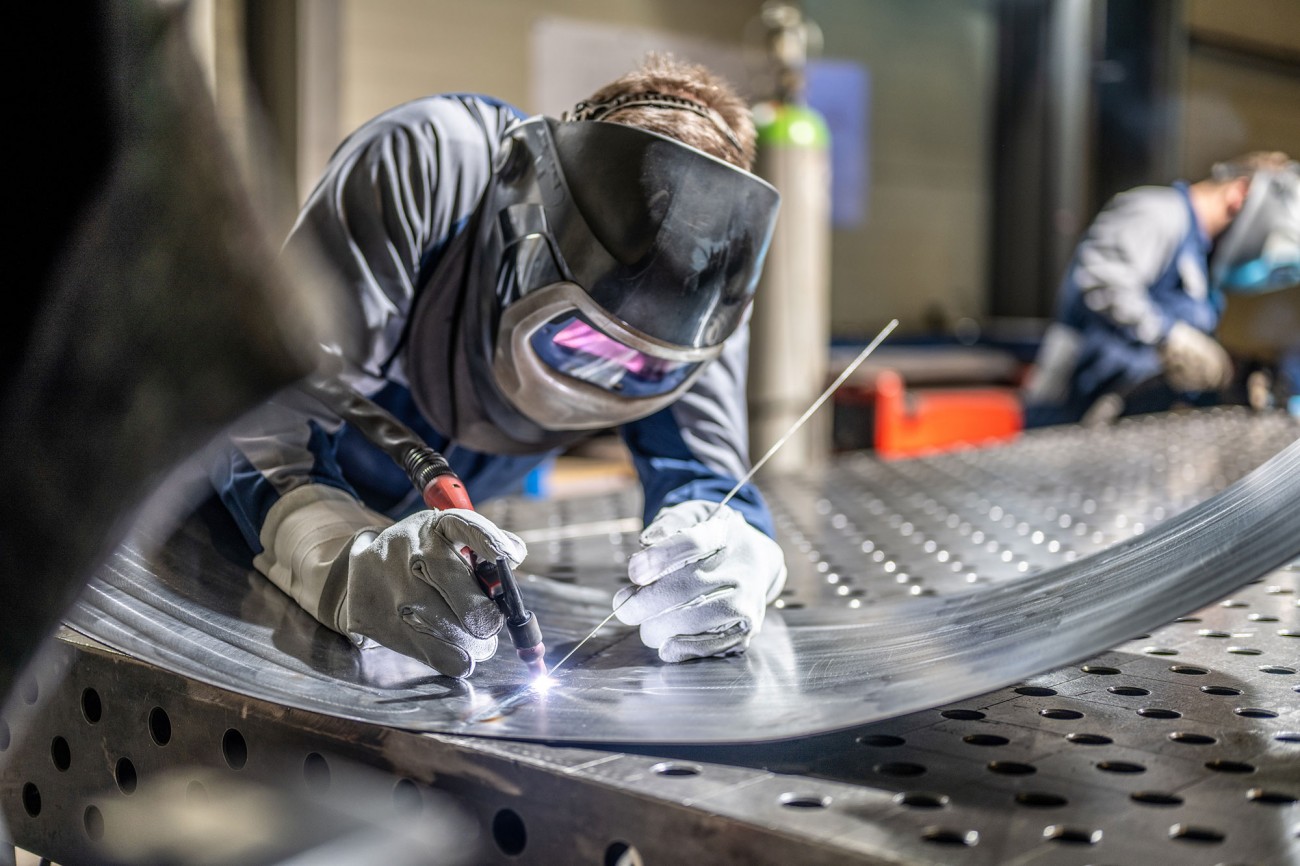 worker welding